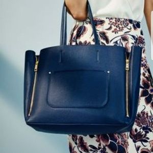 ANN TAYLOR LARGE SIGNATURE TOTE NAVY BLUE